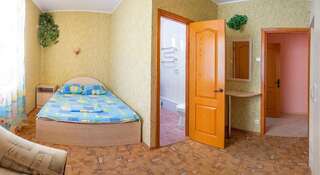 Гостиница Гармония - Гостевой Дом на Первомайской Алушта Двухместный номер с 1 кроватью и собственной ванной комнатой-3